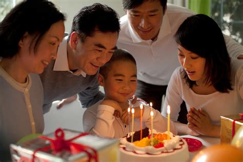 2歲生日怎麼過|2岁的孩子，怎么过生日才有意义？不要邀请其他小朋友